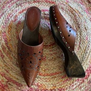 Matisse Pointed-Toe Leather Mules/Clogs-7